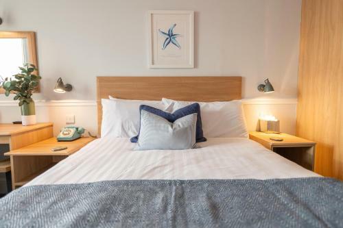 Kingswood & Devoran Hotel