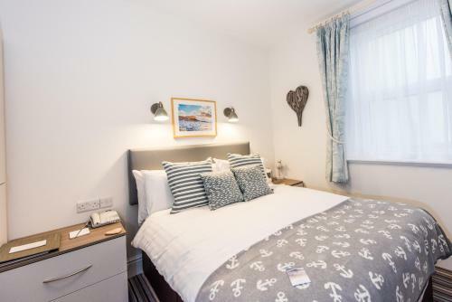 Kingswood & Devoran Hotel