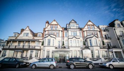 Kingswood & Devoran Hotel