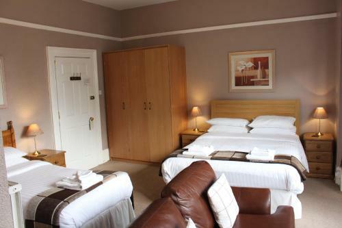 Hostal The Tudor Guest House