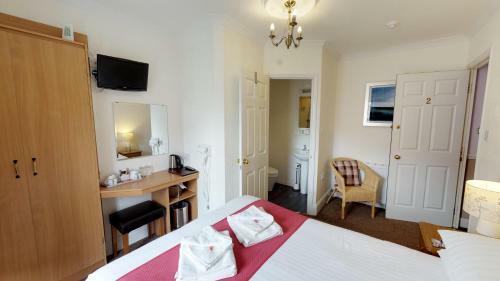 Hostal The Tudor Guest House