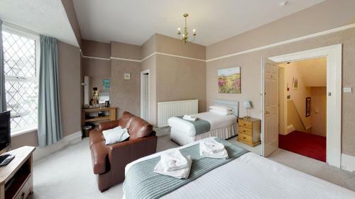 Hostal The Tudor Guest House
