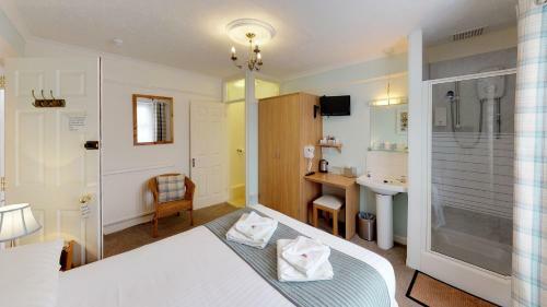 Hostal The Tudor Guest House