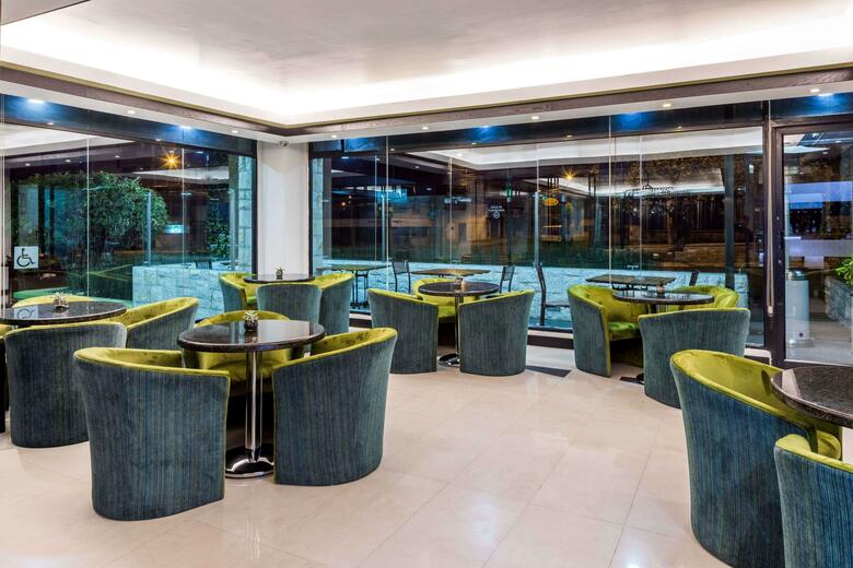 Hotel Howard Johnson La Carolina- Quito