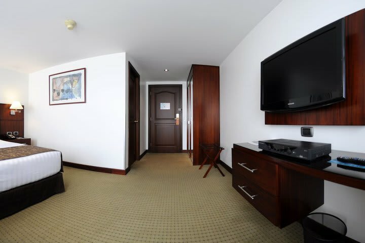 Hotel Howard Johnson La Carolina- Quito
