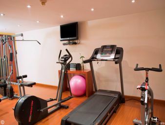 Hotel Howard Johnson La Carolina- Quito