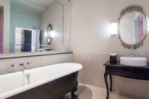 Clarion Collection Harte & Garter Hotel & Spa