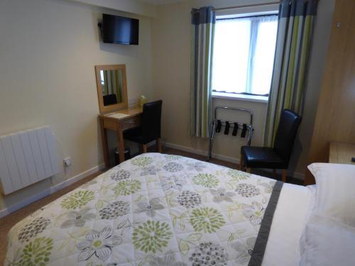 Hostal The Brevins Guest House