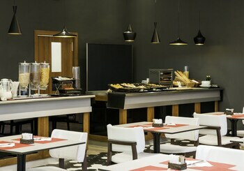 Hotel Ilunion Valencia 3