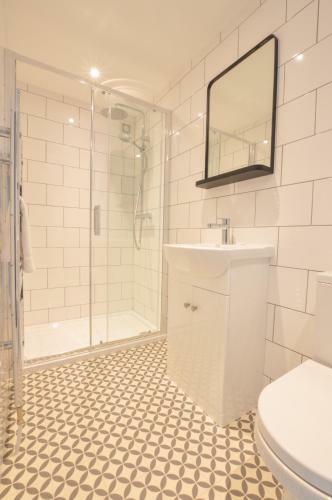 Hostal Raniven Guest House