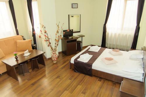 Hostal Hotel Coralis