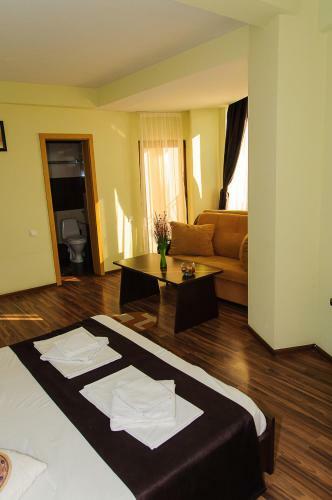 Hostal Hotel Coralis