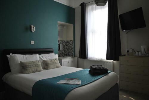 Hostal Taunton House