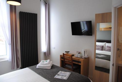 Hostal Taunton House