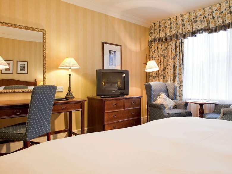 Mercure Winchester Wessex Hotel