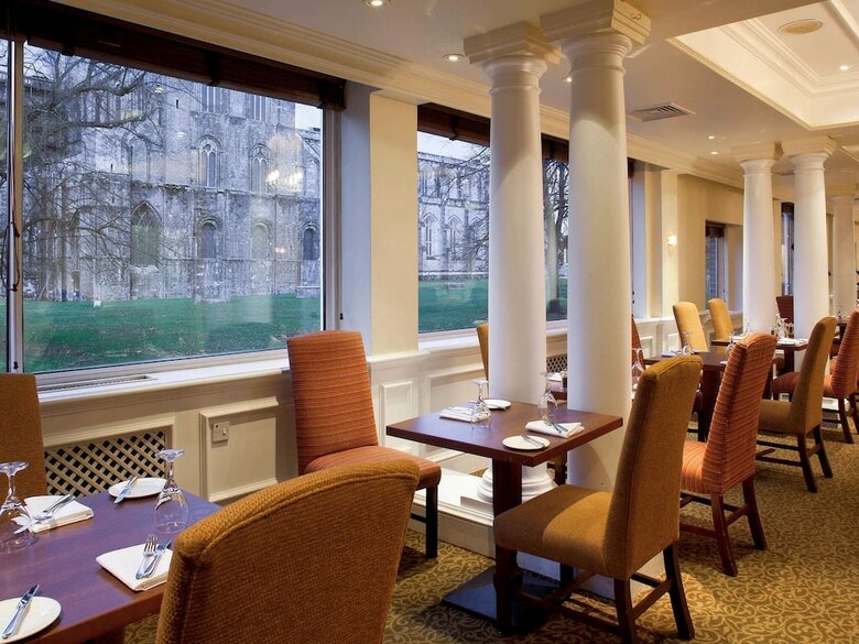 Mercure Winchester Wessex Hotel