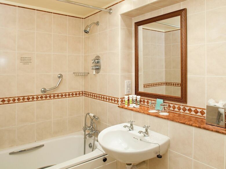 Mercure Winchester Wessex Hotel