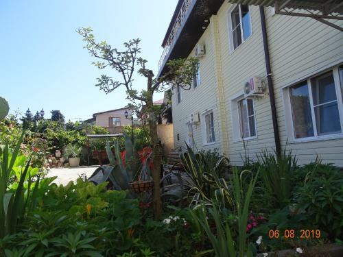 Hostal Lukomorye Guest House