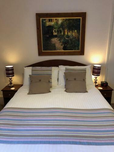 Hostal The Burleigh