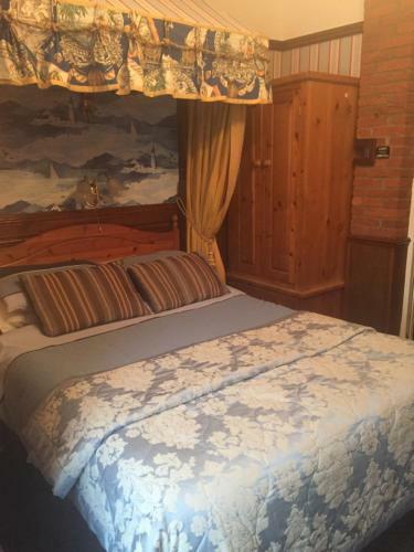 Hostal Admiral Guest House