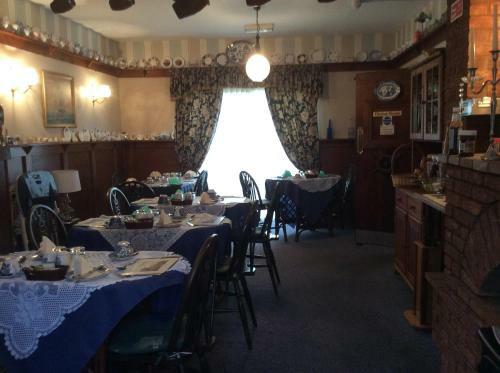 Hostal Admiral Guest House