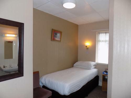 Hostal The Beechfield Hotel