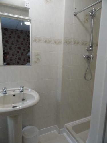 Hostal The Beechfield Hotel
