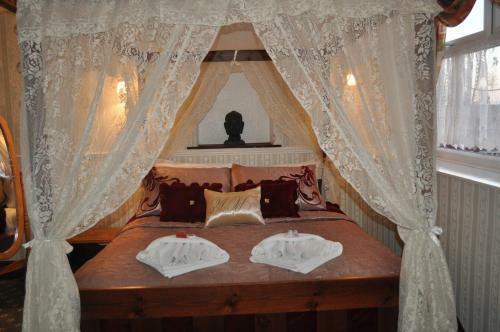 The New Guilderoy Hotel