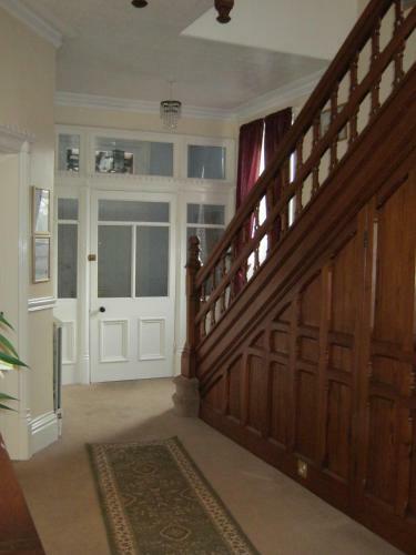 Hostal Autumn Leaves Guest House