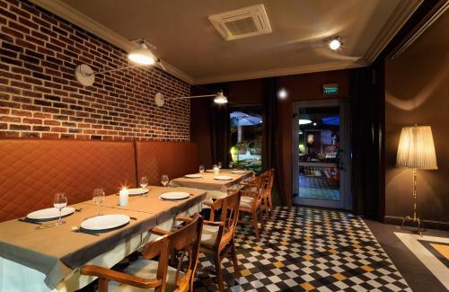 Hostal Pensiunea Hugo
