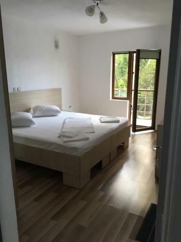 Hostal Vila Angi