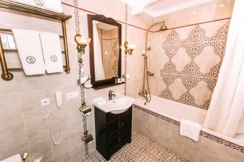 Russkiy Dvorik Boutique Hotel