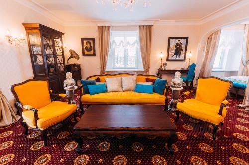 Russkiy Dvorik Boutique Hotel