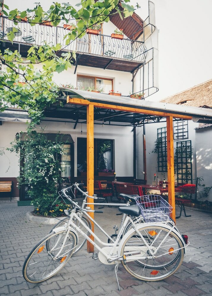 Hostal Pension Gasthof Sara