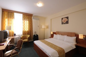 Hotel Rin Airport