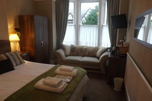 Hostal The Westbourne Guest House