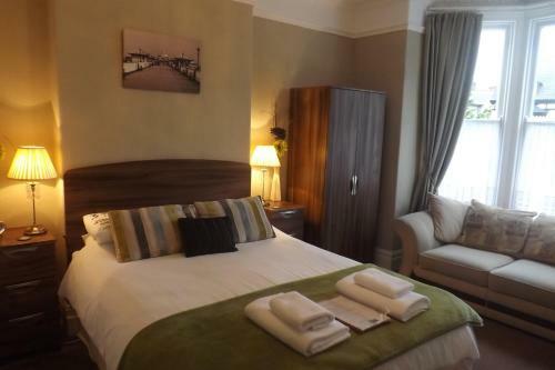 Hostal The Westbourne Guest House