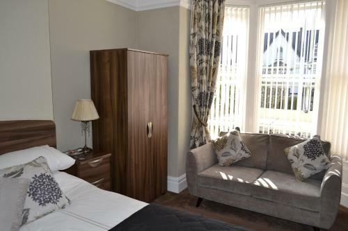 Hostal The Westbourne Guest House
