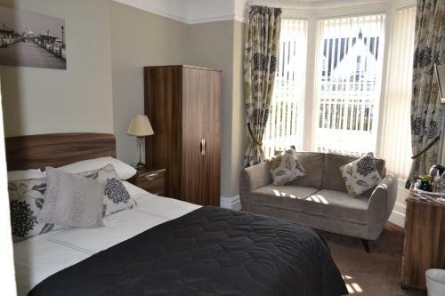 Hostal The Westbourne Guest House