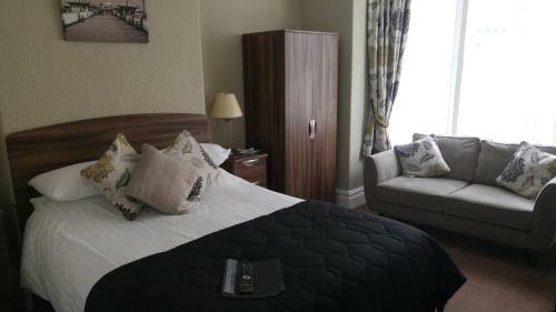 Hostal The Westbourne Guest House