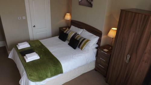 Hostal The Westbourne Guest House