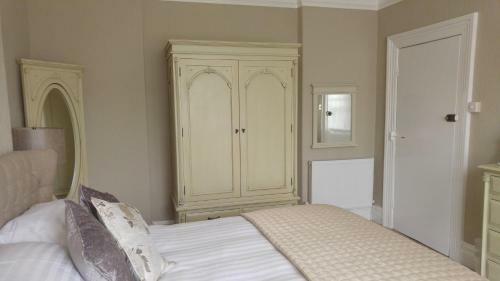Hostal The Westbourne Guest House