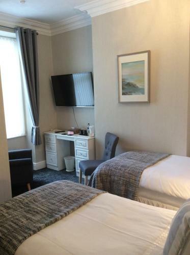 Hostal The Westbourne Guest House