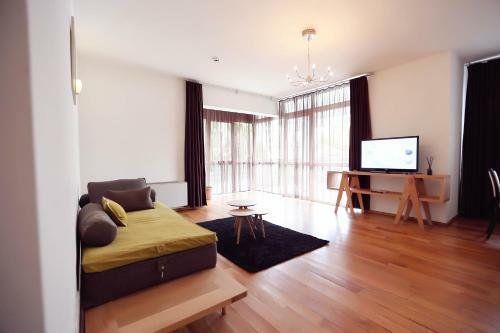 Living In Aparthotel