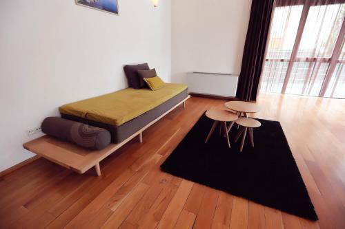 Living In Aparthotel