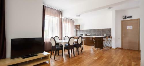 Living In Aparthotel