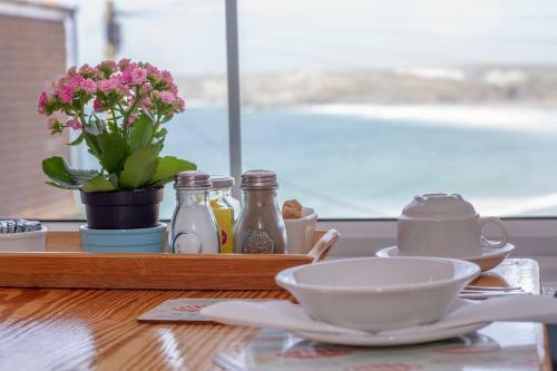 Hostal Cliff House
