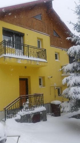 Vila Yellow