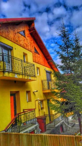 Vila Yellow