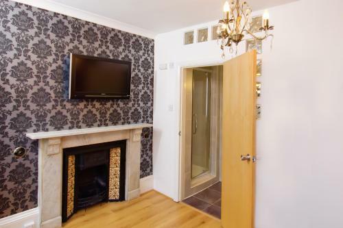 Hostal Four Seasons Guest House